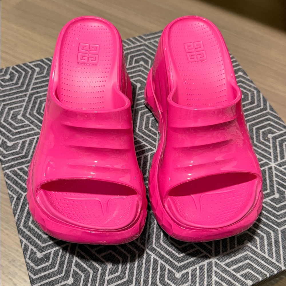 GIVENCHY Marshmallow Wedge Sandals - SZ 35/US 5 - Hot Pink - Picture 5 of 9